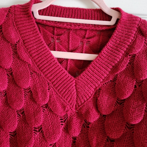 Crimson Red Knit Feathered V Neck Long Sleeved Sweater - Picture 4 of 9